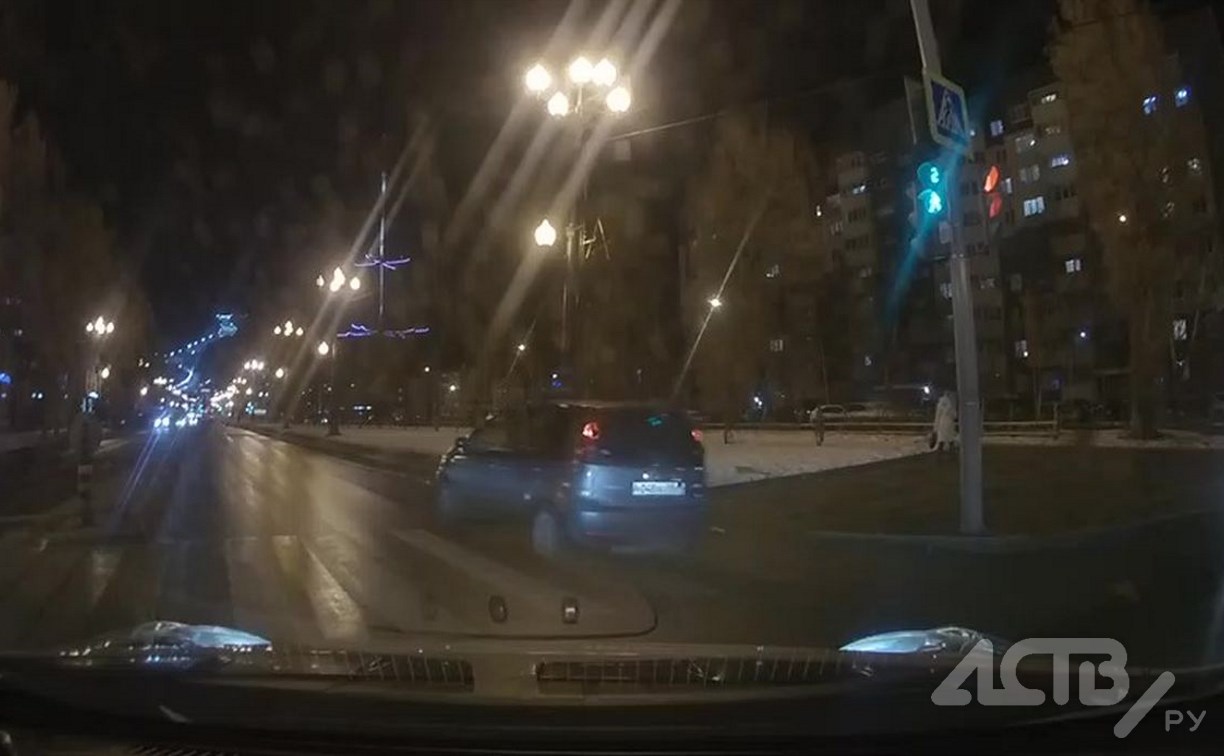 "Вот это вечерок": южносахалинец за 30 секунд встретил на дороге двух автохамов