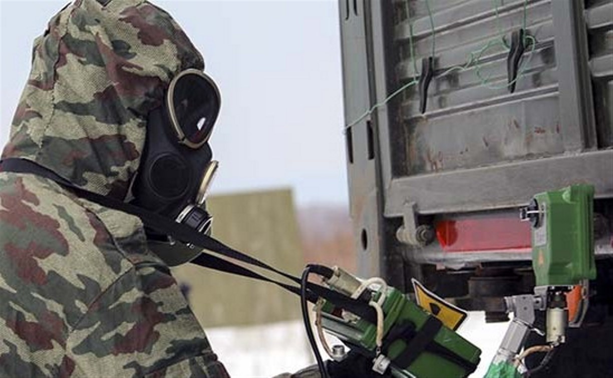 Действия при различных видах радиационной и химической опасности отработали военные на Сахалине