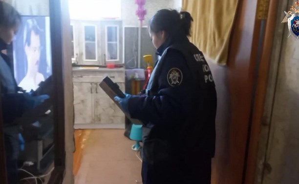 Скончался на месте преступления: причастного к убийству молодого мужчины задержали в Холмске