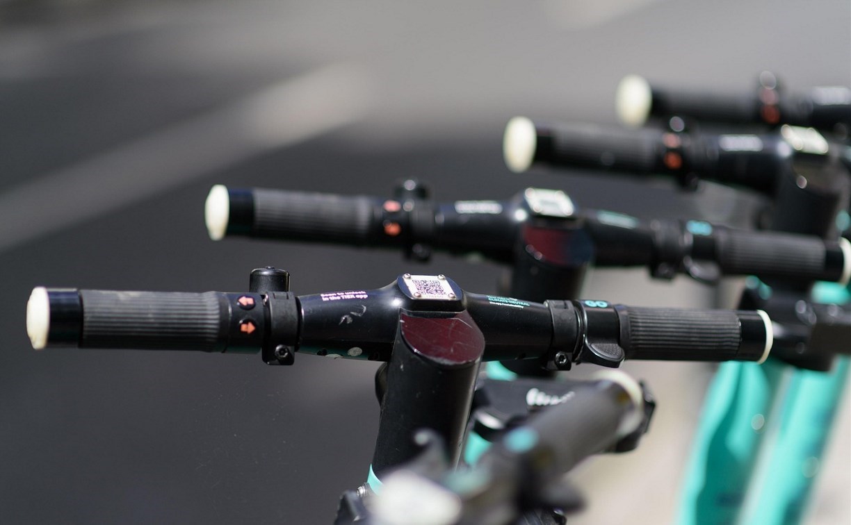 Велосипедистам и самокатчиками напомнили об ограничениях в парке Южно-Сахалинска