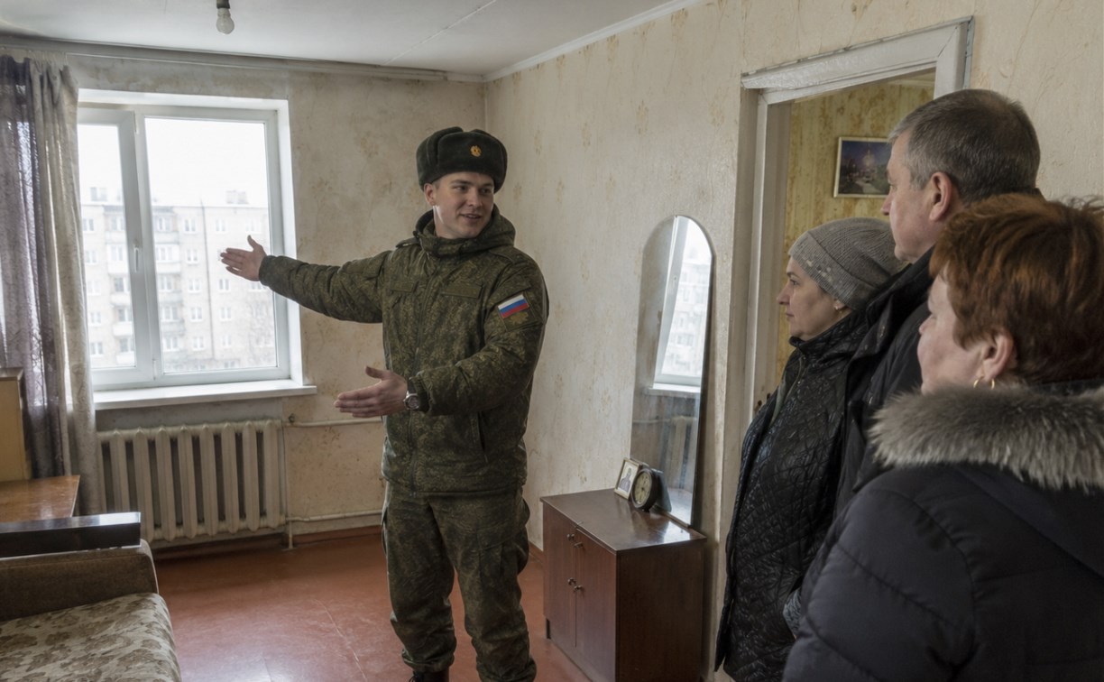 Военным и силовикам повысят оклады с октября
