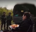 Жители ДНР встретили мобилизованных россиян пирожками