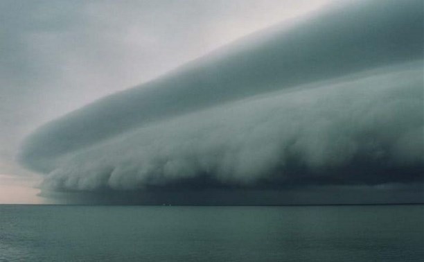 Сахалинцы в ожидании циклона пугают друг друга снимками из интернета