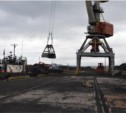 Все больше угля отгружается через порт Шахтерск на Сахалине (ФОТО)