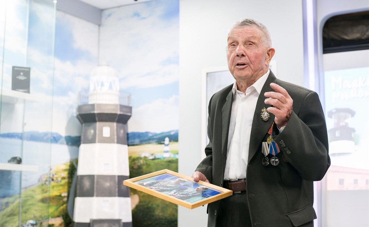 Выставка о маяках открылась в краеведческом музее Невельска