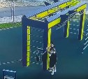 Молодые вандалы испоганили новую набережную в Корсакове