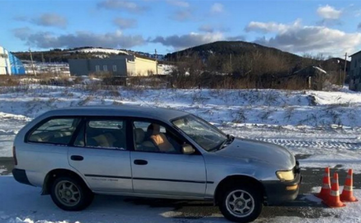 В Томаринском районе водитель Toyota Corolla сбил пешехода