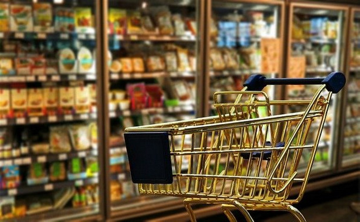 Кассир супермаркета в Южно-Сахалинске забирала себе деньги покупателей