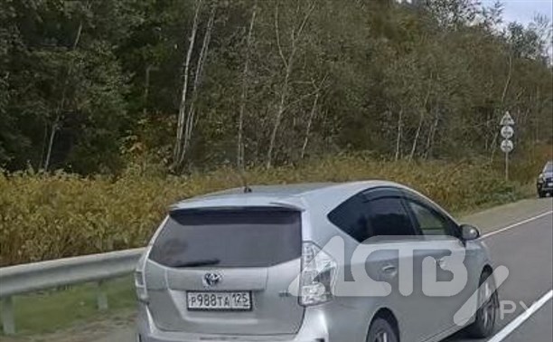 "Еле разминулся со встречным авто": нарушение ПДД чуть не привело к аварии на сахалинской трассе