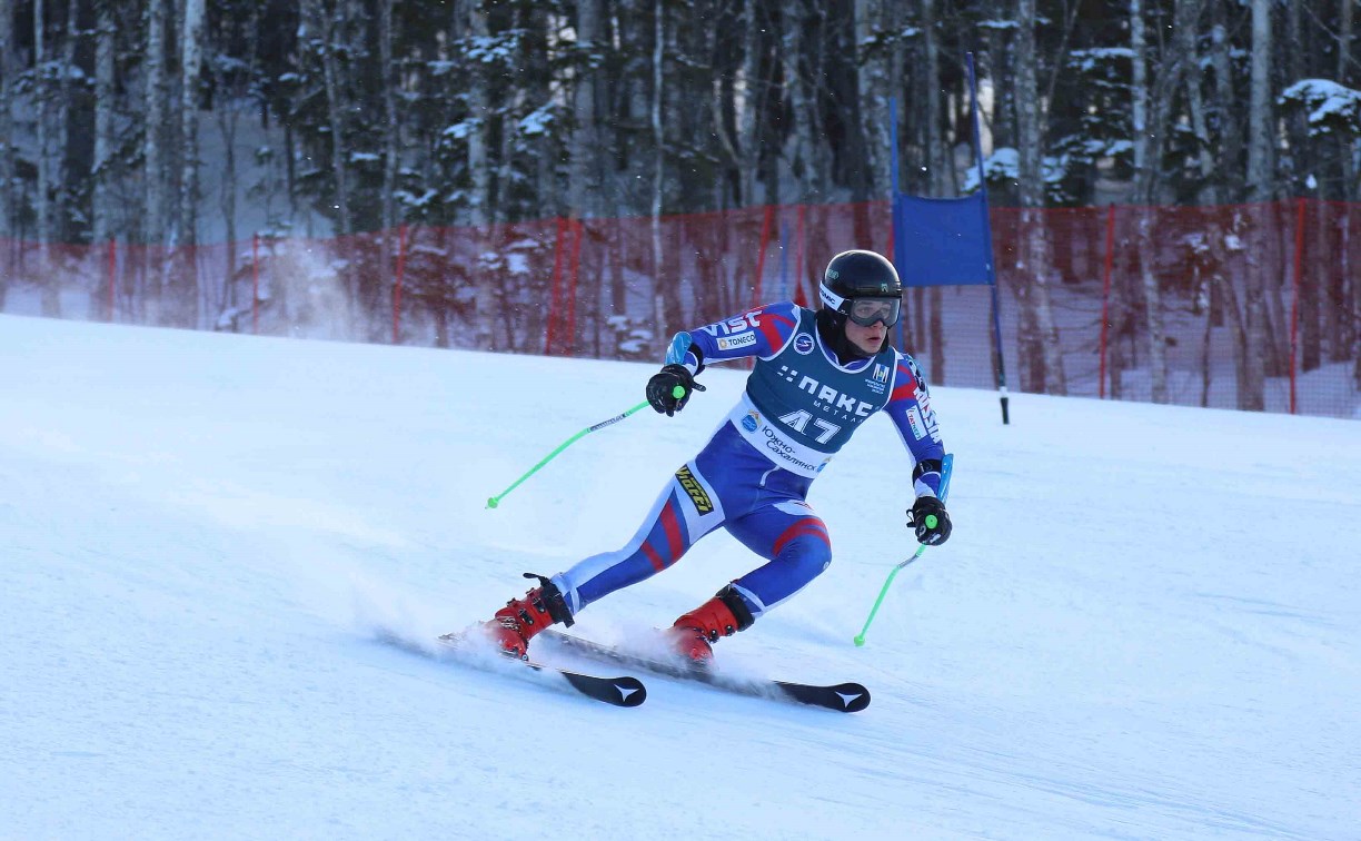 Областные соревнования собрали больше 50 горнолыжников в Южно-Сахалинске