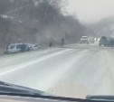 На охотской трассе лобовое ДТП, серьёзно пострадала женщина-водитель