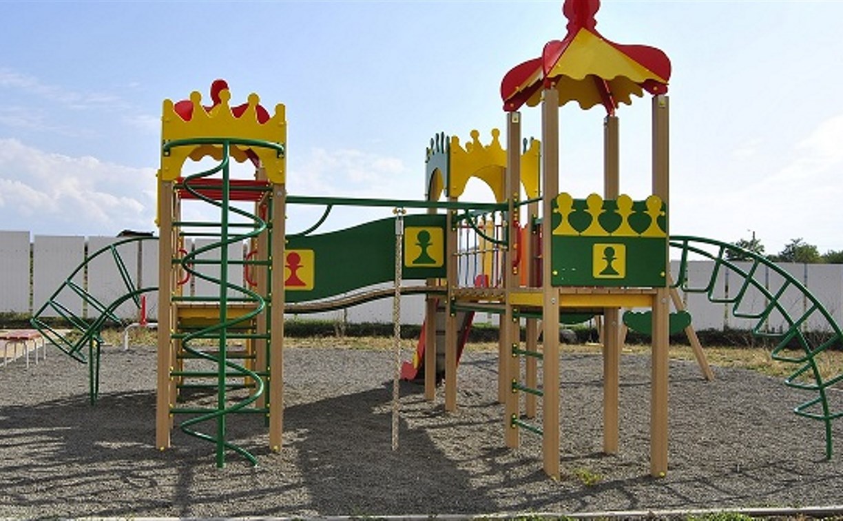 Новая детская площадка появится в Луговом