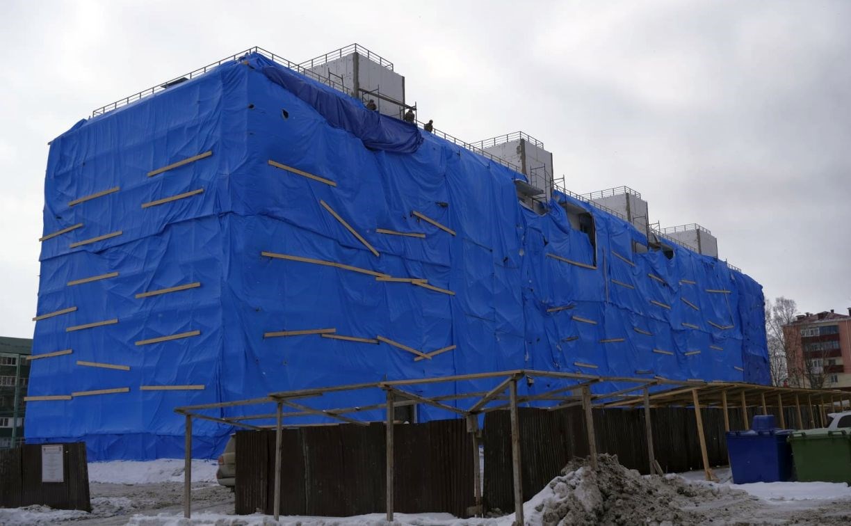 В Макарове завершается строительство многоквартирного дома для переселенцев из аварийного жилья