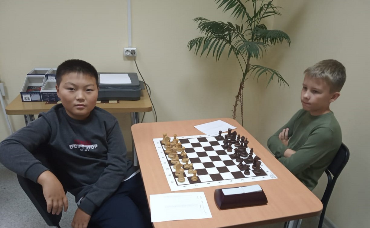В Южно-Сахалинске начался городской турнир по шахматам среди школьников