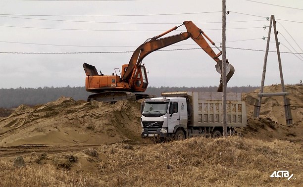 «Дальневосточные гектары» в Охотском превратили в карьеры для добычи песка