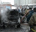 В Охе автомобиль тушили 8 человек