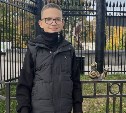 Нужна помощь: сахалинский подросток с ДЦП мечтает научиться самостоятельно одеваться, а не зависеть от мамы