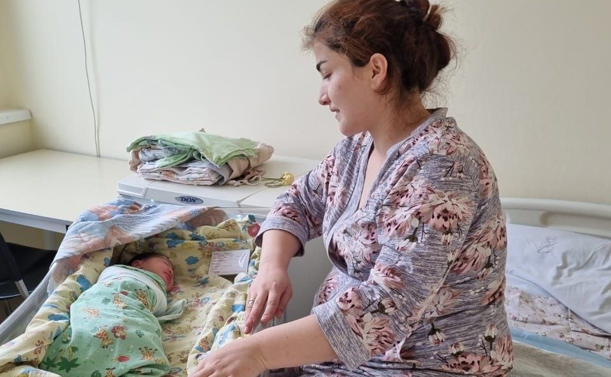 Девочка, родившаяся в разбитой скорой после ДТП в Южно-Сахалинске, чувствует себя отлично