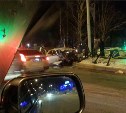 Toyota Mark II и Toyota Chaser столкнулись ночью в Южно-Сахалинске