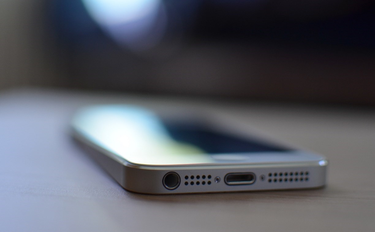 Сахалинец за кражи с чужих карт через СМС отправится в колонию строгого режима