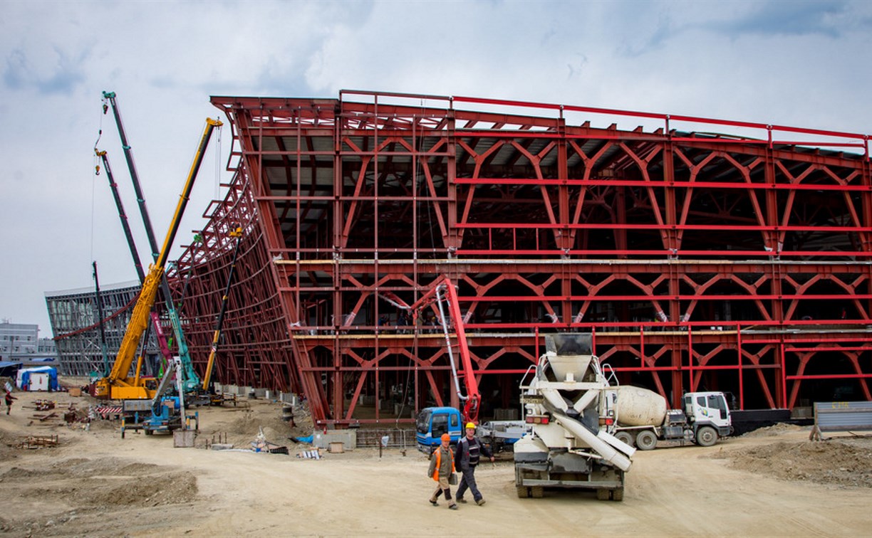 Строители полностью возвели каркас будущего аэропорта Южно-Сахалинска