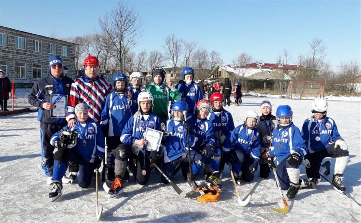 Юные победенцы выиграли первенство области по хоккею с мячом