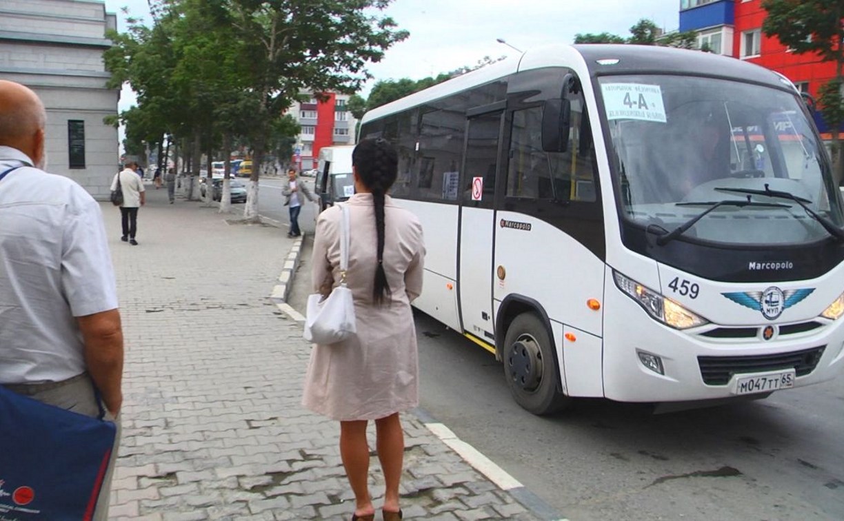 Южносахалинцев уличили в краже аварийных молоточков в автобусах