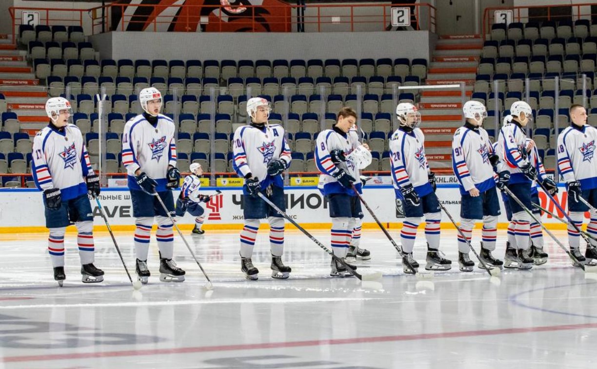 "Сахалинские Акулы" в Хабаровске сыграют против "Амурских Тигров"