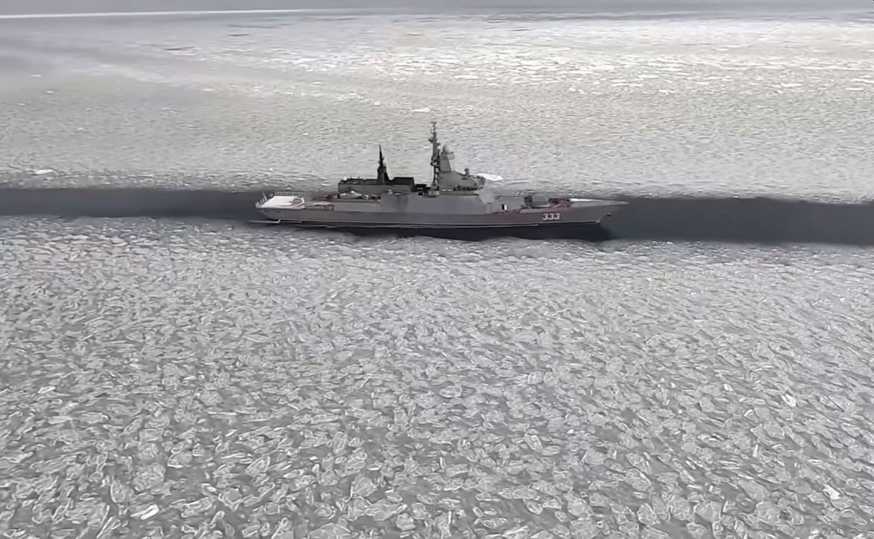 "Страшно красиво": сквозь льды пролива Лаперуза между Россией и Японией прошли корабли Тихоокеанского флота