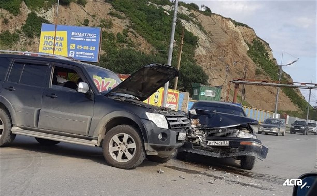 В ДТП в Корсакове пострадала женщина, дети получили синяки - Новости  Сахалинской области. Происшествия - astv.ru