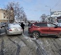Очевидцев аварии на улице Ленина ищут в Южно-Сахалинске