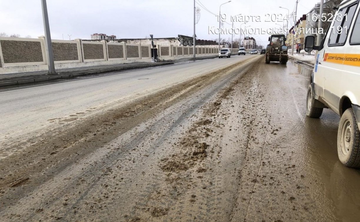 Застройщиков в Южно-Сахалинске оштрафовали на сотни тысяч рублей за вынос грязи на дорогу