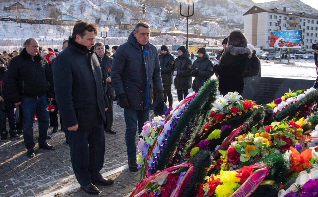 На Сахалине почтили память невельских рыбаков, погибших в Беринговом море -  Новости Сахалинской области - astv.ru