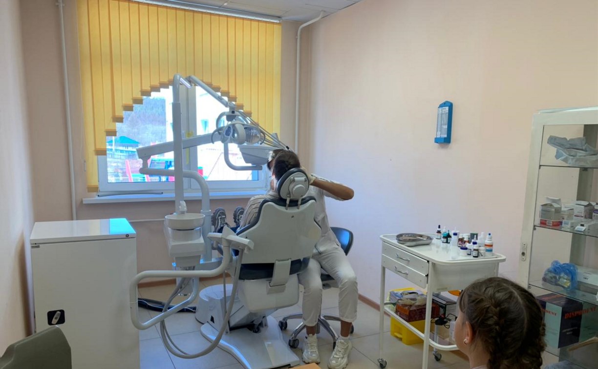 На Сахалине для сельских школьников открыли стоматологический кабинет