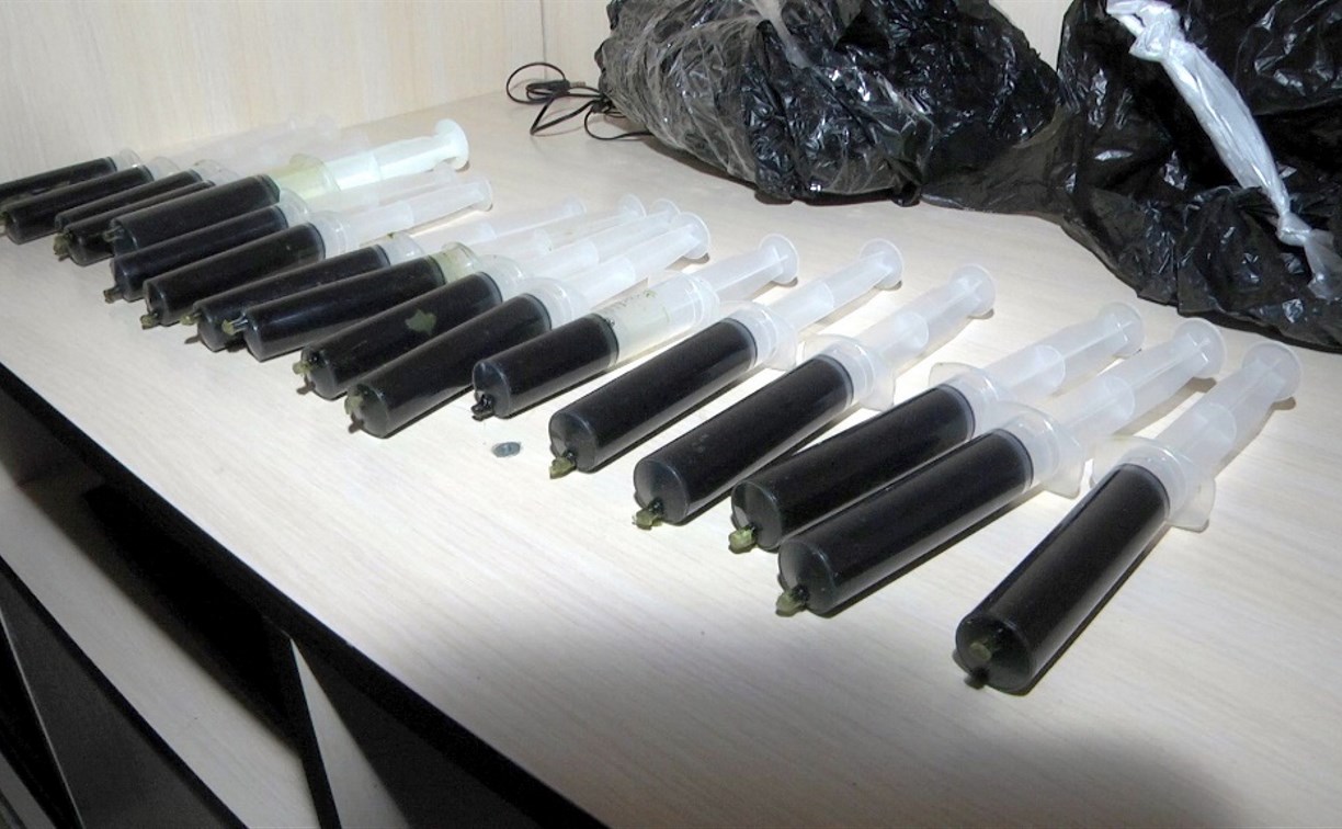 Полицейские изъяли у южносахалинца более 300 граммов гашишного масла