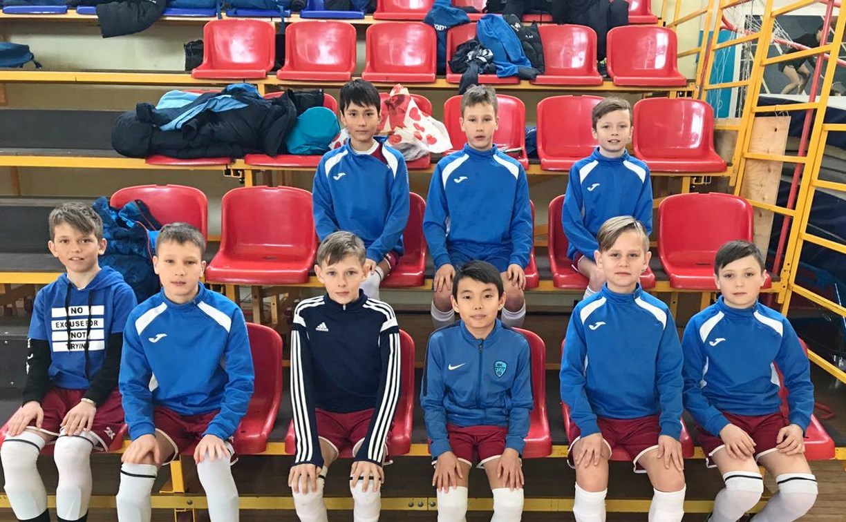 Сахалинцы завоевали "серебро" на Дальневосточном турнире по мини-футболу