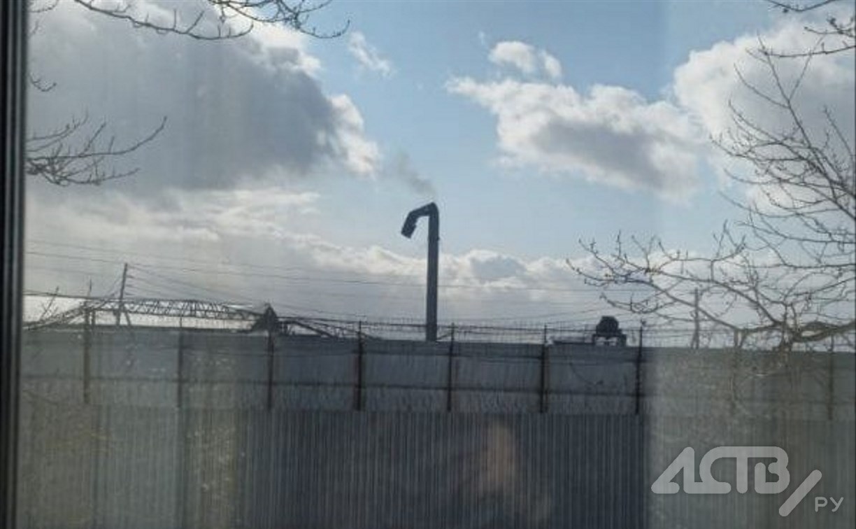 Трубу котельной скрючило в исправительной колонии в Южно-Сахалинске