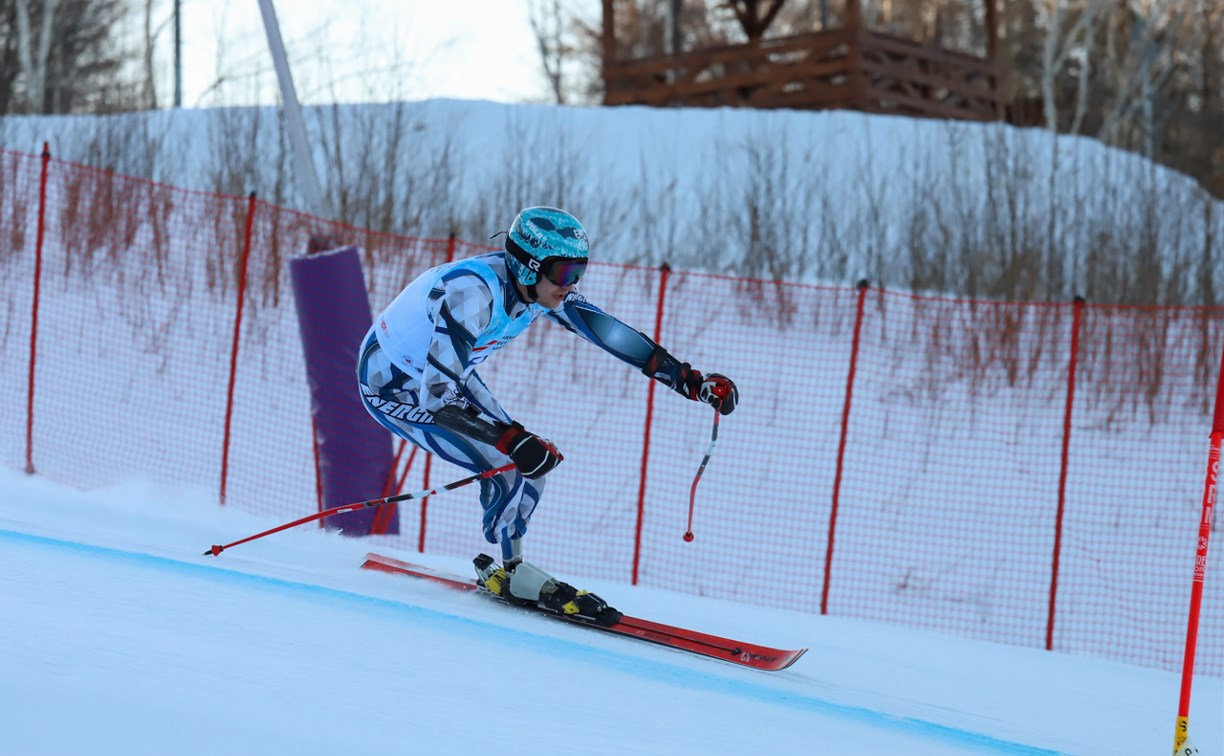 Паралимпийцы вступили в борьбу за награды Кубка России по горнолыжному спорту на Сахалине