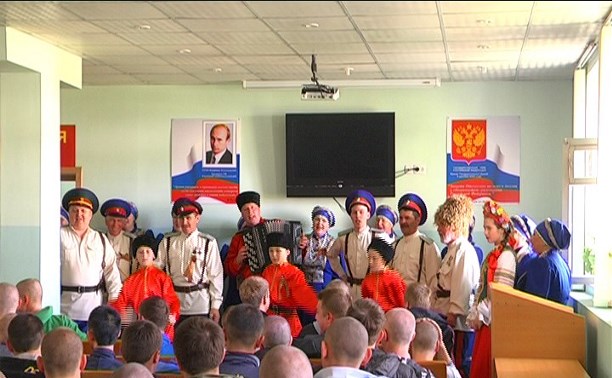 Призывников в Южно-Сахалинске провожали в армию с песнями и плясками
