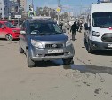 Очевидцев наезда Toyota Rush на пенсионерку ищут в Южно-Сахалинске
