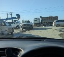 У "Зодчего" в Южно-Сахалинске жёстко столкнулись Duster и Axio
