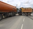 Сразу две аварии произошли на Холмском шоссе в Южно-Сахалинске