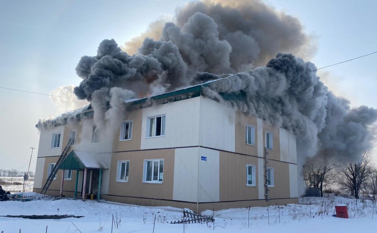 Сахалинцам, оставшимся без жилья из-за пожара в Макаровском районе, оказали необходимую помощь