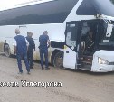 Четыре часа на замену колеса: рейсовый автобус на Сахалине с приключениями проехал 300 км