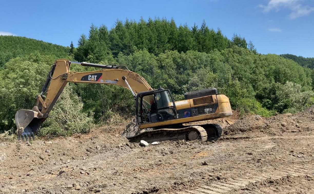 Специалисты приступили к восстановлению хода реки Жёлтой в Углегорском районе