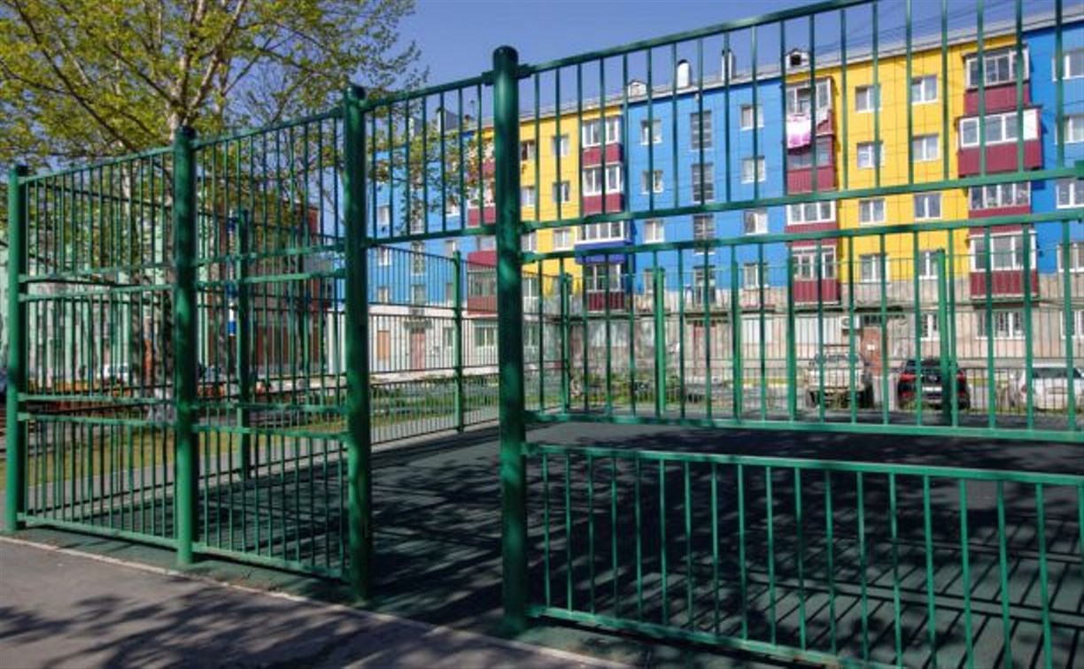 Южно-сахалинские "управляйки" стараются избежать содержания детских площадок