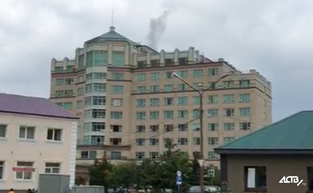Сообщение о пожаре в гостинице "Мега Палас" поступило в оперативные службы Южно-Сахалинска
