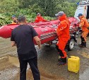 Сахалинцев эвакуируют из затопленного Колхозного 