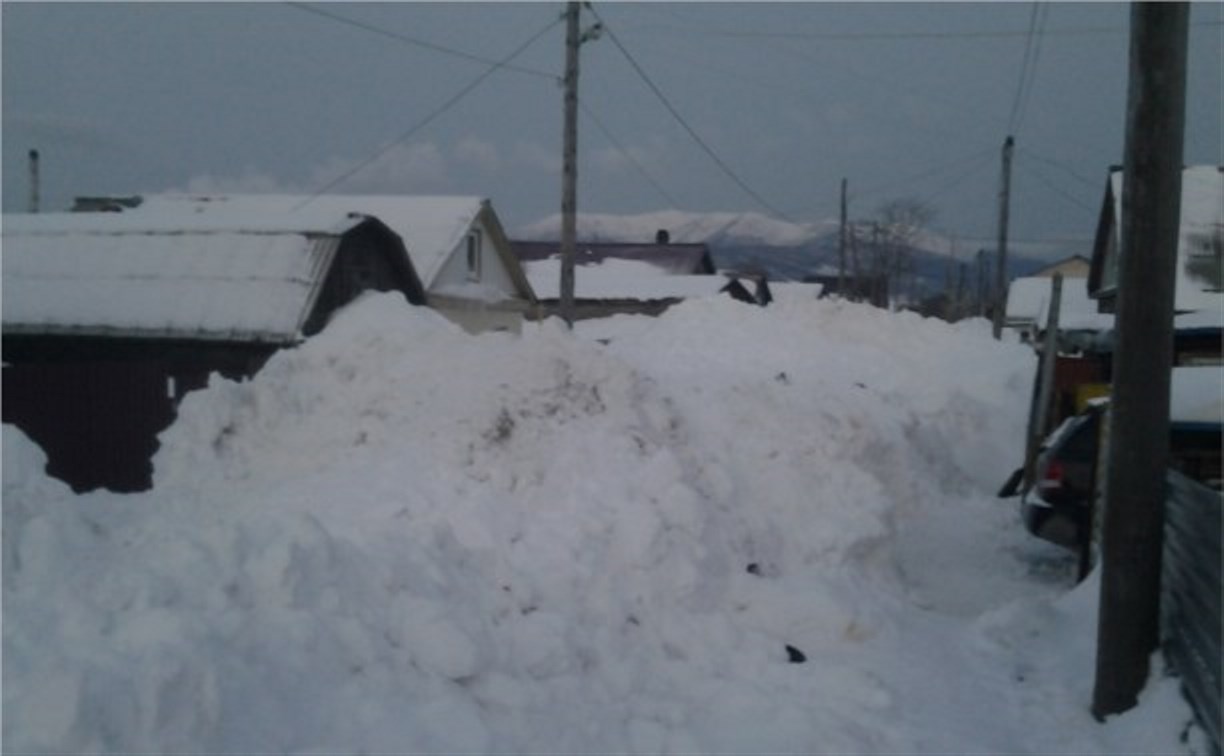 Из частного сектора Владимировки начали вывозить снег