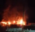 Горящие склады на Украинской в Южно-Сахалинске тушили 10 часов